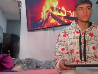 stiiveen_24cm webcam model stream image
