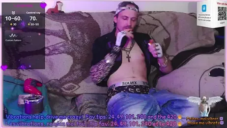 SwatRocShy webcam model stream image