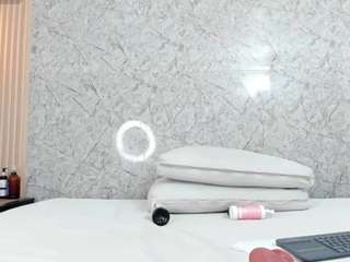 antonella-west webcam model stream image