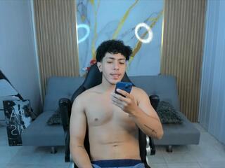 Deexter Greashly webcam model stream image