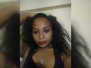 Pisouna webcam model stream image