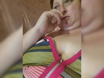 vkusnyashka16 webcam model stream image