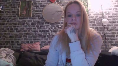 xHotmilf87x webcam cam4 model stream image