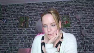 xHotmilf87x webcam model stream image