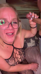 Milfie420 webcam model stream image