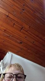 Sexymilf69_ webcam model stream image