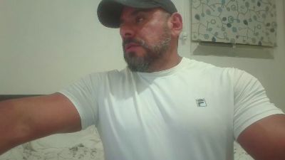 BeefyBullBcn webcam model stream image
