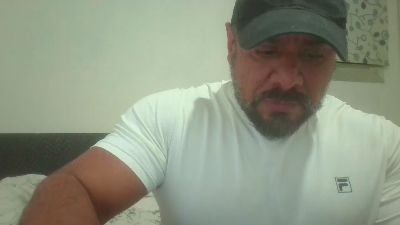BeefyBullBcn webcam model stream image