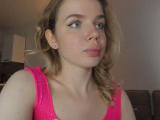 Asella Starr webcam model stream image