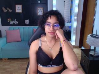 Lilii Gomez webcam model stream image