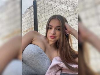 -_-_-------- webcam bongacams model stream image