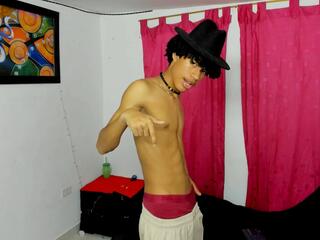 Matt Bennett webcam model stream image