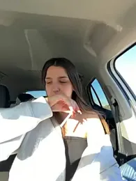 DoriDeluxe66 webcam stripchat model stream image