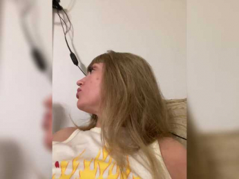 Mariana123z webcam bongacams model stream image