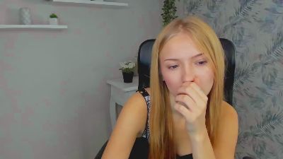 Chloeblonde webcam model stream image