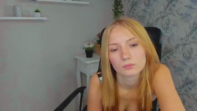 Chloeblonde webcam model stream image