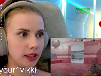 VikkiExtraCheese webcam model stream image