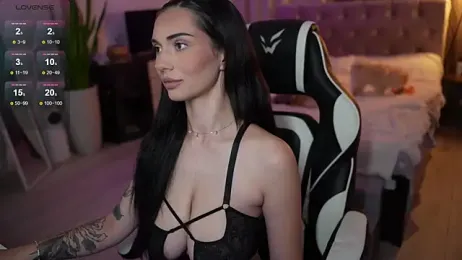 LindaWarners webcam model stream image