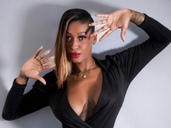 NahomyOwenn webcam model stream image