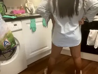 petite-Alondra webcam model stream image