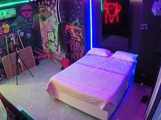 voyeurcam-casa-salsa-disturbed webcam model stream image