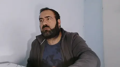 dark-look webcam model stream image