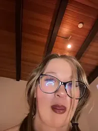 LittleChaosQueen webcam model stream image