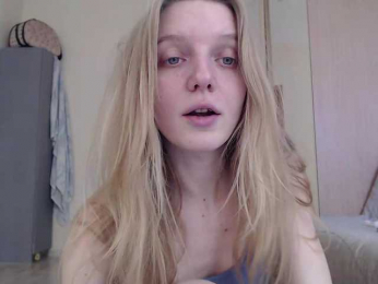 MaagilineKass webcam bongacams model stream image