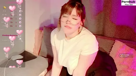 Amoki_Uki webcam model stream image