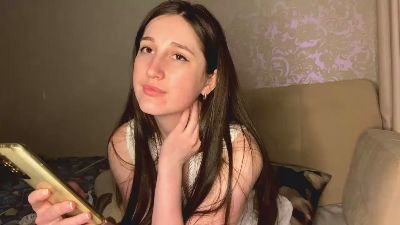 HoneyGreta webcam cam4 model stream image