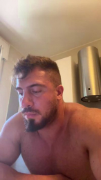 Bigwhitebull webcam model stream image