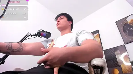 Thom_Ohtani webcam model stream image