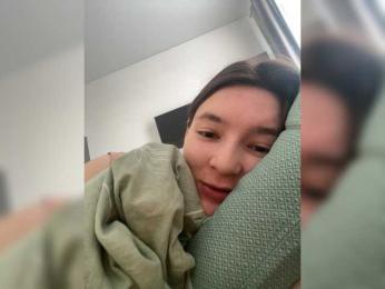 Renaw webcam model stream image