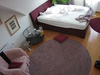 voyeurcam-julmodels-whitebed-4 webcam model stream image