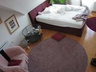 voyeurcam-julmodels-whitebed-4 webcam model stream image