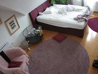 voyeurcam-julmodels-whitebed-4 webcam model stream image