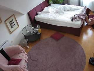 voyeurcam-julmodels-whitebed-4 webcam model stream image