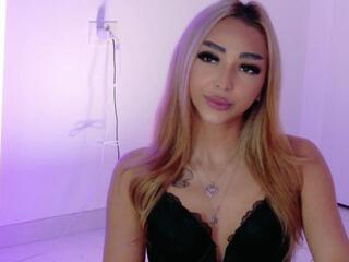 Lara Black webcam model stream image