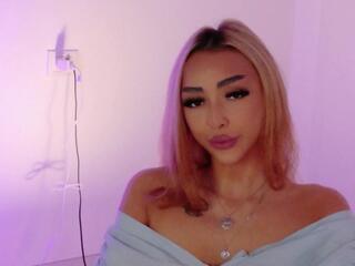 Lara Black webcam model stream image