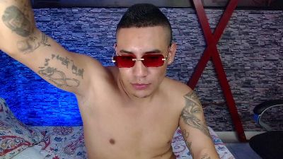 Thania_Mike_ webcam model stream image