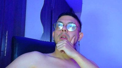 Nymphobuddies webcam model stream image