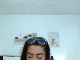 Coraliine webcam model stream image