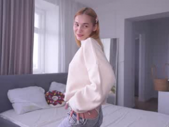 blue_bow webcam model stream image