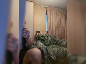 Lovi_Moment webcam model stream image