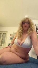 Ginny32 webcam model stream image