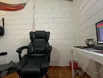 Max_TheHorseDick webcam model stream image