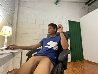 Max_TheHorseDick webcam stripchat model stream image