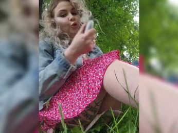 YourFunnyBlondiee webcam bongacams model stream image
