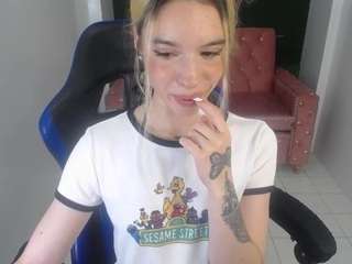 alina-lee-t webcam model stream image