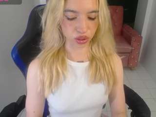 alina-lee-t webcam model stream image
